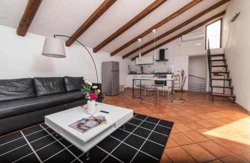 Rione Duomo Apartment | Terrazzo Privato & Vista sul Mare nel Centro Storico & Wi-Fi - Casa Dorotea