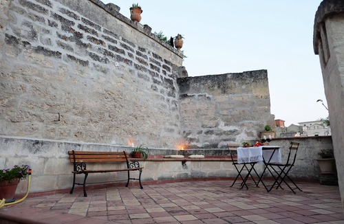 Sasso Caveoso Apartment | The Embrace of the Stones