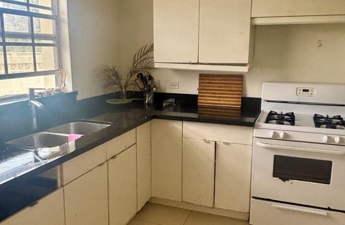 Clermont House | The Orchard: Island Breeze & Mango Trees, St James, 5min drive to nearest beach