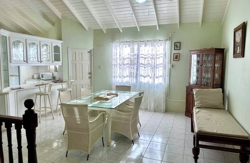 Douglas House | Tropical Retreat - by ZenBreak