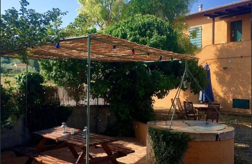 Castagneto Carducci House | Tuscan countryhouse apartment, 10 min by the sea, with AC and large garden.