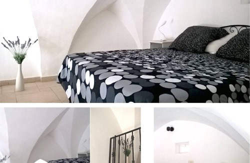 Ostuni House | Typical town center