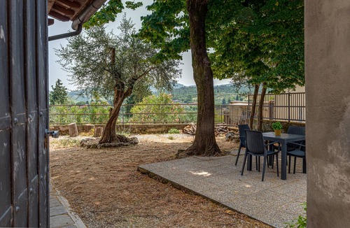 Lastra a Signa Apartment | 'Ulivo Suite with Garden' Room with Mountain View, Wi-Fi, and Air Conditioning