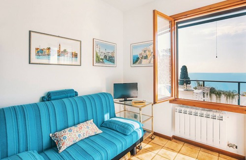 Ospedaletti Apartment | Una terrazza sul golfo di Ospedaletti by Wonderful Italy