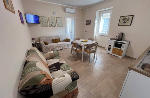 Falciano del Massico Apartment | Vacation home "Villa Fava" in the citycenter between the Seathe Mountain andLake