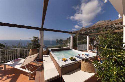 Marina del Cantone Villa | Villa Avion with Jacuzzi hot tub - My Rental Homes