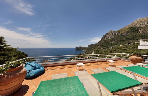 Marina del Cantone Villa | Villa Avion with Jacuzzi hot tub - My Rental Homes