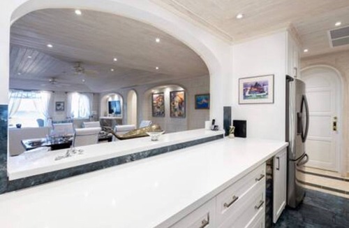 Old Trees Bay Apartment | Villa Azzurro at Old Trees by Young Estates