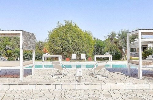 Sava Villa | Villa Enara: A modern and graceful one-story villa in a quiet position, surrounded by the Apulian countryside, with Free WI-FI.