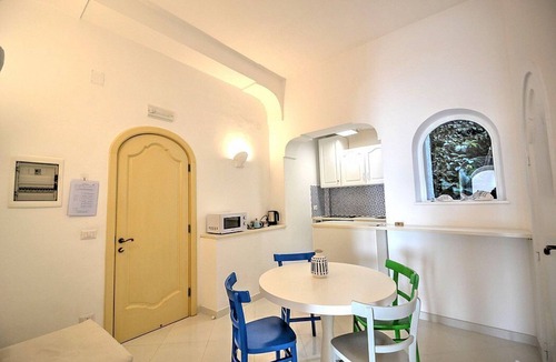 Positano City Centre House | Villa Faustina B: A bright and sunny apartment located in the center of Positano, with Free WI-FI.