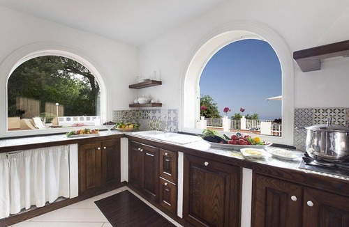 Sorrento Villa | Villa Godiva: A splendid and luminous two-story villa located on a hillside, facing the sea, with Free WI-FI.