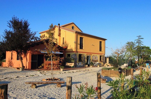 Campli Villa | Villa in Sant'onofrio-floriano with 6 bedrooms sleeps 19