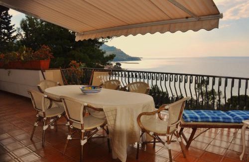 Santa Maria di Castellabate Apartment | Villa Laura Sea View Apartments