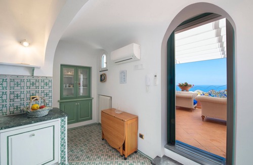Praiano Villa | Villa 'Luxury Soleluna Con Jacuzzi' with Sea View, Wi-Fi and Air Conditioning