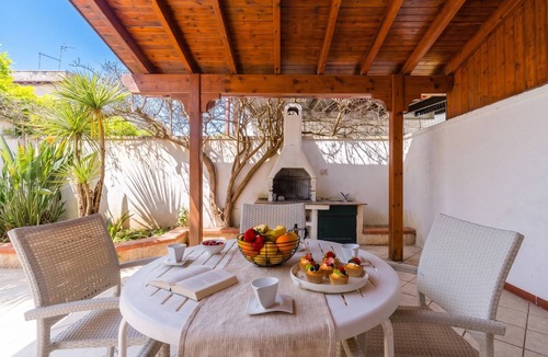 Torre dell'Orso Villa | Villa Nina in Torre dell'Orso with Private Terrace, Wi-Fi, AC and Barbecue