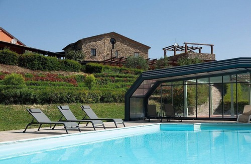 Trivigno Villa | Villa Petruzia: A spacious and welcoming two-story residence surrounded by the greenery and facing the Dolomiti Lucane mountains, with Free WI-FI.