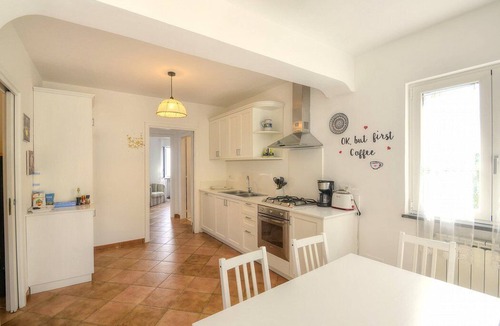 Nerano Villa | Villa Pindaro: A bright and sunny three-story villa which faces the sun and the sea, with Free WI-FI.