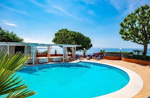 Historical Downtown Salerno Hotel | Villa Poseidon Boutique Hotel & Events