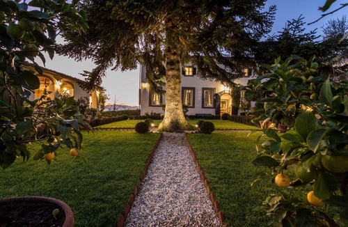 San Pietro a Marcigliano Villa | VILLA VALGIANO a Tuscan Country House among the Vineyards - 12 bedrooms and SPA