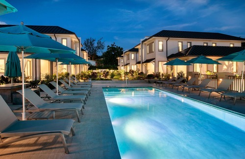Durants Apartment | Villas & Suites at Beach View