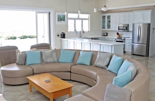 Gibbons Villa | Windy Ridge Lodge - Charming 3 bedroom villa near peaceful Oistins