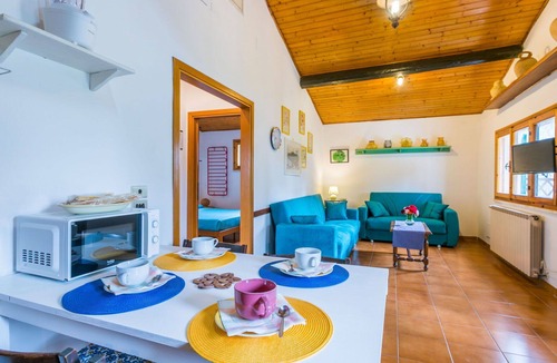 Vada House | Wonderful private villa for 4 guests with A/C, WIFI, TV, patio and pets allowed