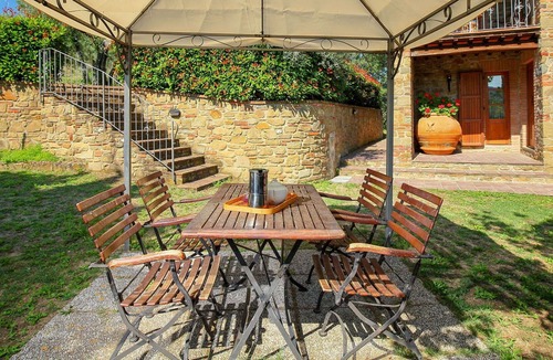 Montevarchi Villa | Wonderful private villa for 6 guests with A/C, WIFI, private pool, TV, patio and parking
