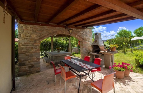 Cortona Villa | Wonderful private villa for 12 guests with private pool, A/C, WIFI, TV, terrace and pets allowed