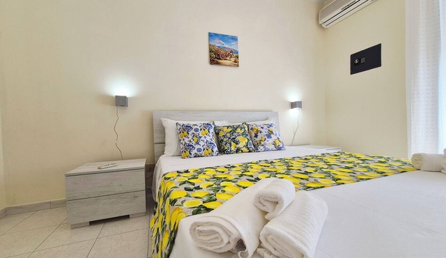 100 m² apt with free parking over the citrus garden– for families in Trappitello in Trappitello