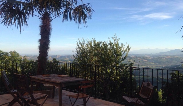 15th cent house centro storico of charming hilltown fabulous view in Monterubbiano