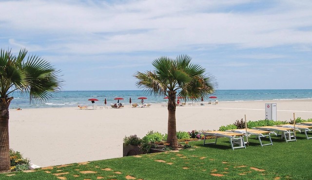 2 bedroom accommodation in Villa Rosa TE in Villa Rosa TE