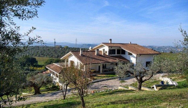 2 bedroom amazing apartment in Moscufo