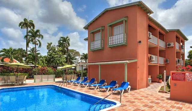 2 Units Just Walking Distance from Worthing Beach! Free Parking, Outdoor Pool!