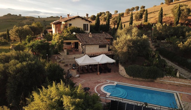 Alleinstehende Villa mit Pool schönem Panorama, ruhig, nur 9km zum Strand.