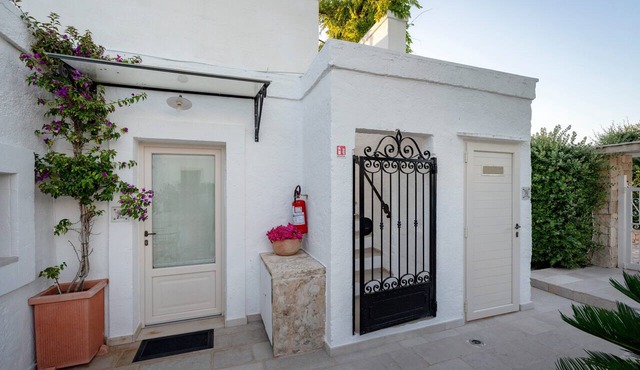 Alloro Double Room in Elegant Villa near Beaches and Countryside in Macchia al Monte