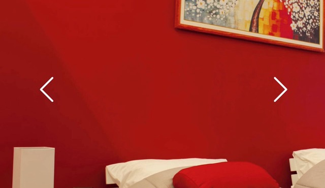 Amazing 5-bedroom apartment with WiFi in Salerno. 50 mt to metro station.