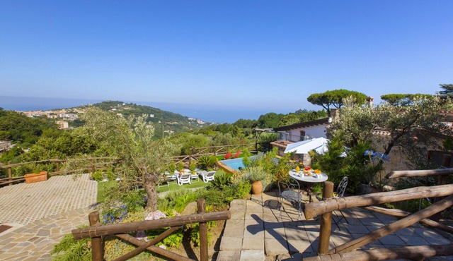 AMORE RENTALS - Casa I Giardini di Sorrento with Swimming Pool, Sauna, Sea View