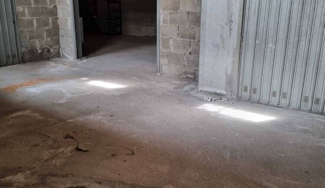 Ampia cucina ben arredata e balconi esterni