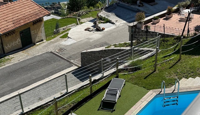 Apartment '4' with Lake View, Shared Pool and Wi-Fi in Montemezzo