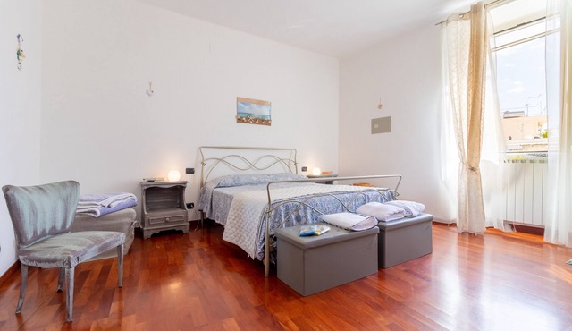 Apartment 'Acquamarina' with Sea View, Balconies & Wi-Fi