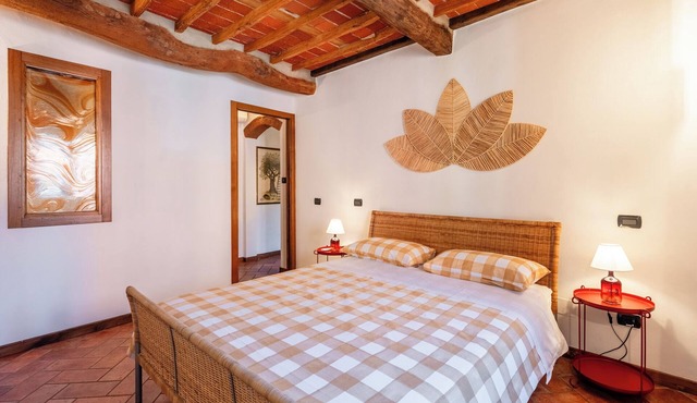 Apartment 'Al Borgo 153' with Wi-Fi and Air Conditioning in Borgo A Buggiano