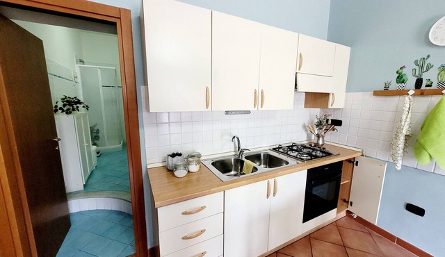 Apartment 'Casa Rosa' with Sea View, Wi-Fi and Air Conditioning