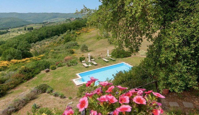 Apartment 'Cipressaia Botticelli' with Shared Pool, Private Terrace and Wi-Fi