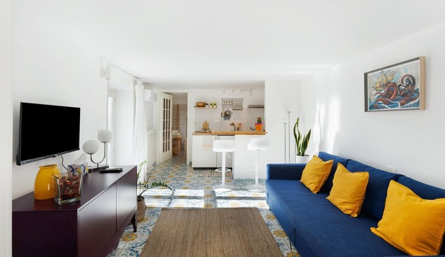 Apartment 'Dimora Porta San Nicola Salerno' with Sea View, Wi-Fi and Air Conditioning