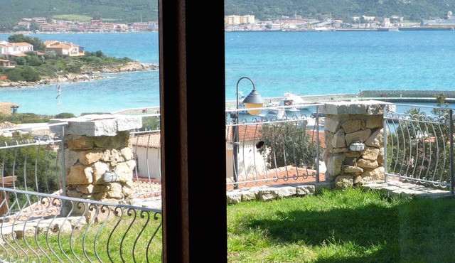 Apartment/flat with garden and wonderful view over the Sea in Golfo Aranci