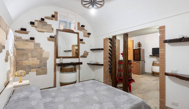 Apartment 'La Cantina Di Alba E Tramonto' with Wi-Fi and Air Conditioning