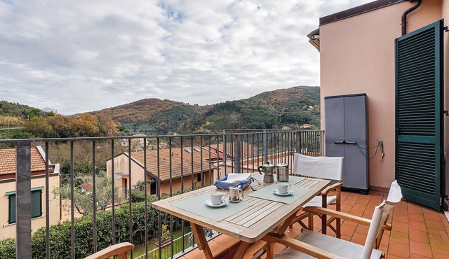 Apartment 'Lerici – Foyer Verde Mare' with Mountain View, Wi-Fi and Air Conditioning in Lerici SP