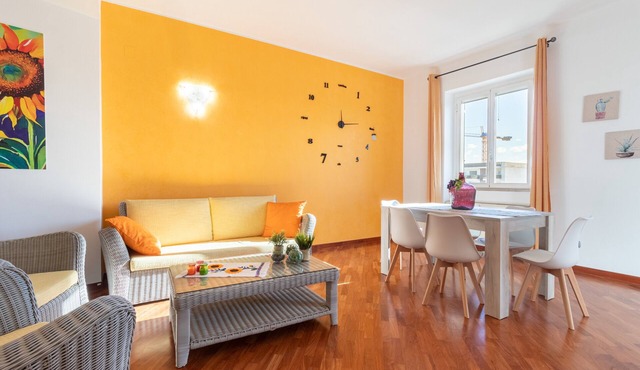 Apartment 'Sole E Girasoli' with Balcony and Air Conditioning