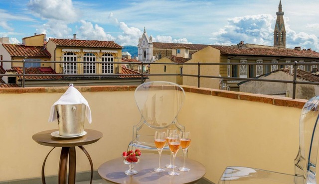 Apartment Valleree - Three Bedroom Villa, Sleeps 6 in Firenze