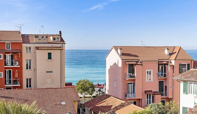 Appartamento Vista Mare 100mq + Terrazzo 100mq + Balcone in Ospedaletti
